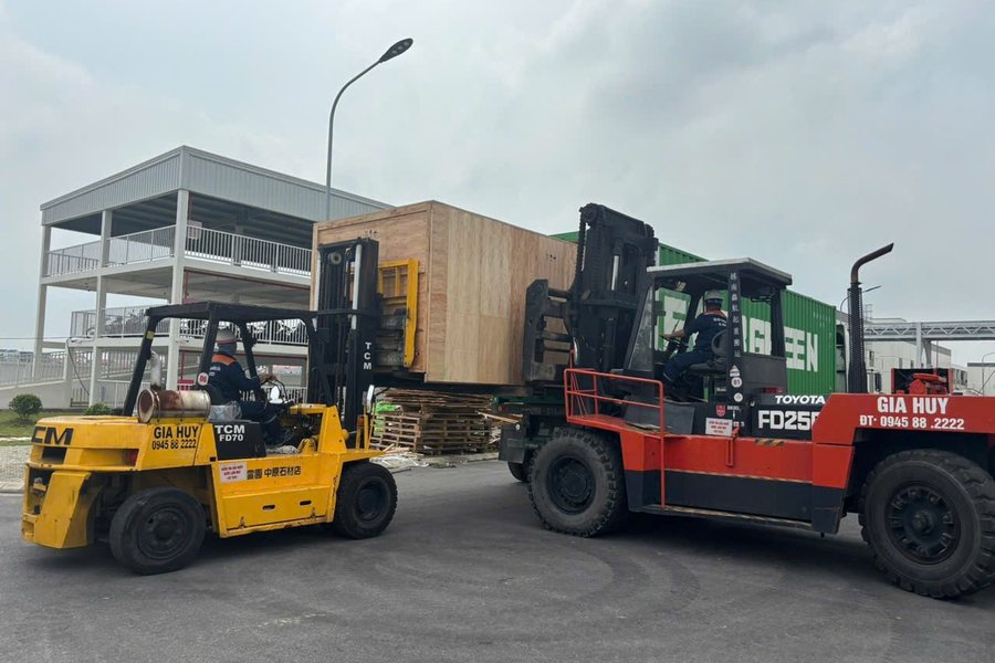 Đội xe nâng đa chủng loại Gia Huy