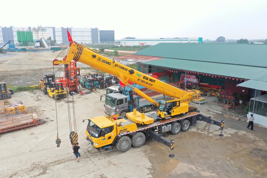 Cẩu tự hành di dời nhà xưởng