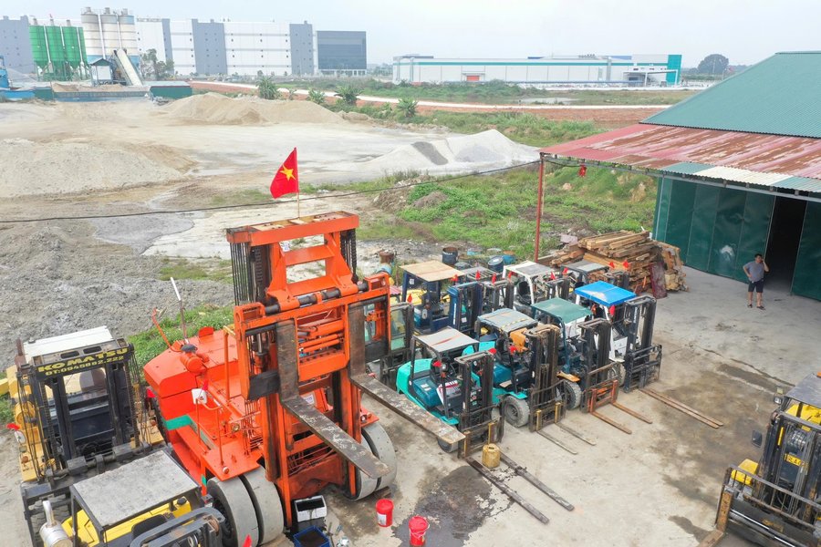 Di dời dây chuyền sản xuất & máy CNC